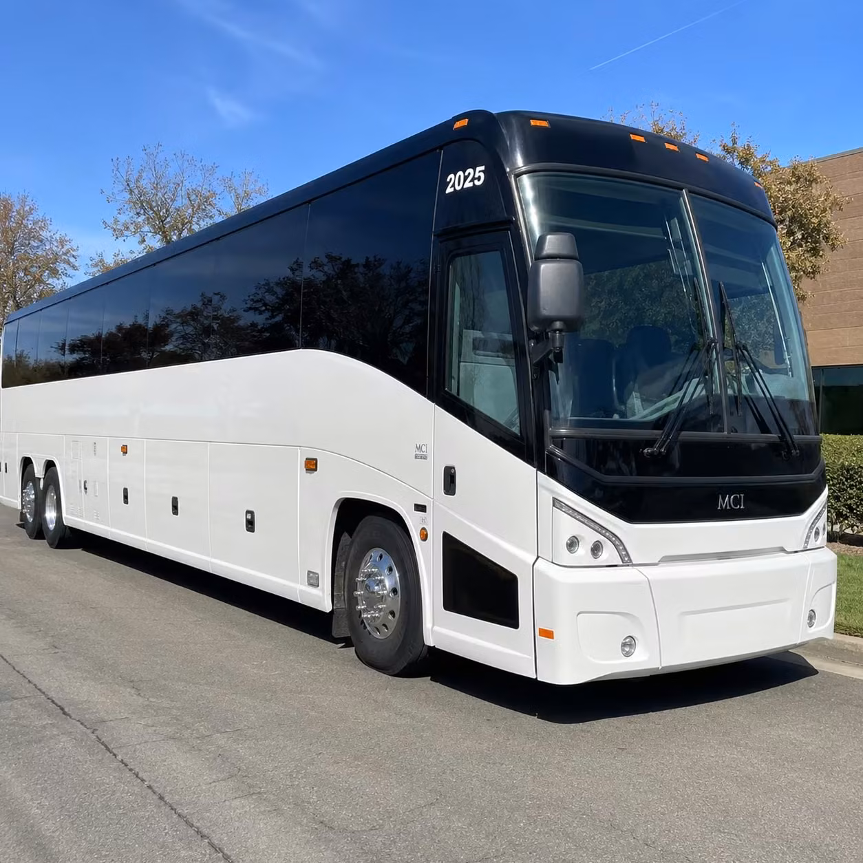 conference and convention shuttle bus rentals in kirkland
